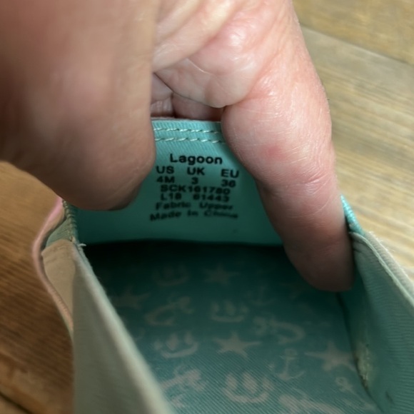 Sperry lagoon tie-dye gym shoes/sneakers. Size 4. EUC. - Picture 6 of 6